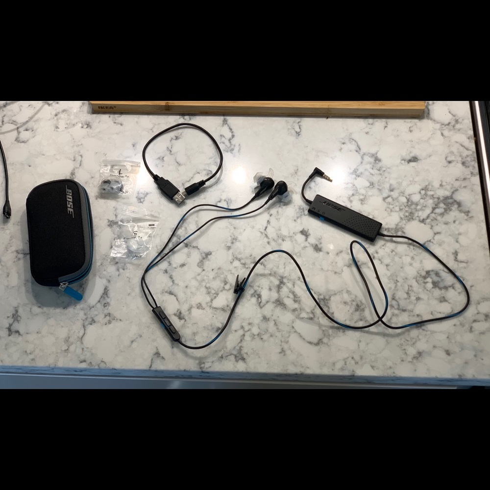 Bose QuietComfort 20 noise cancelling headphones